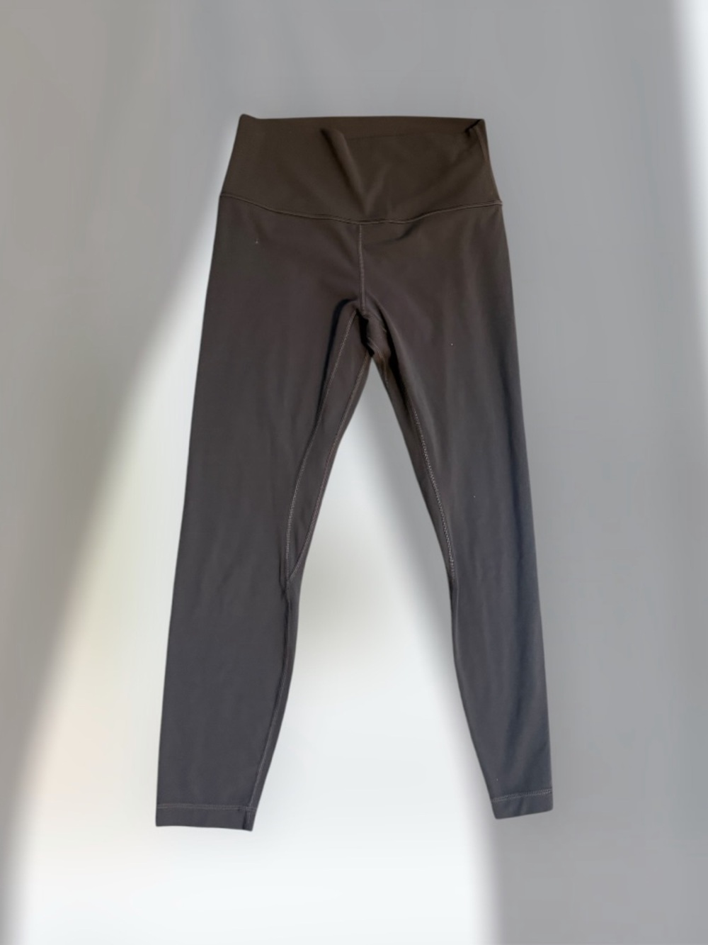 Lululemon gray aligned leggings
25”